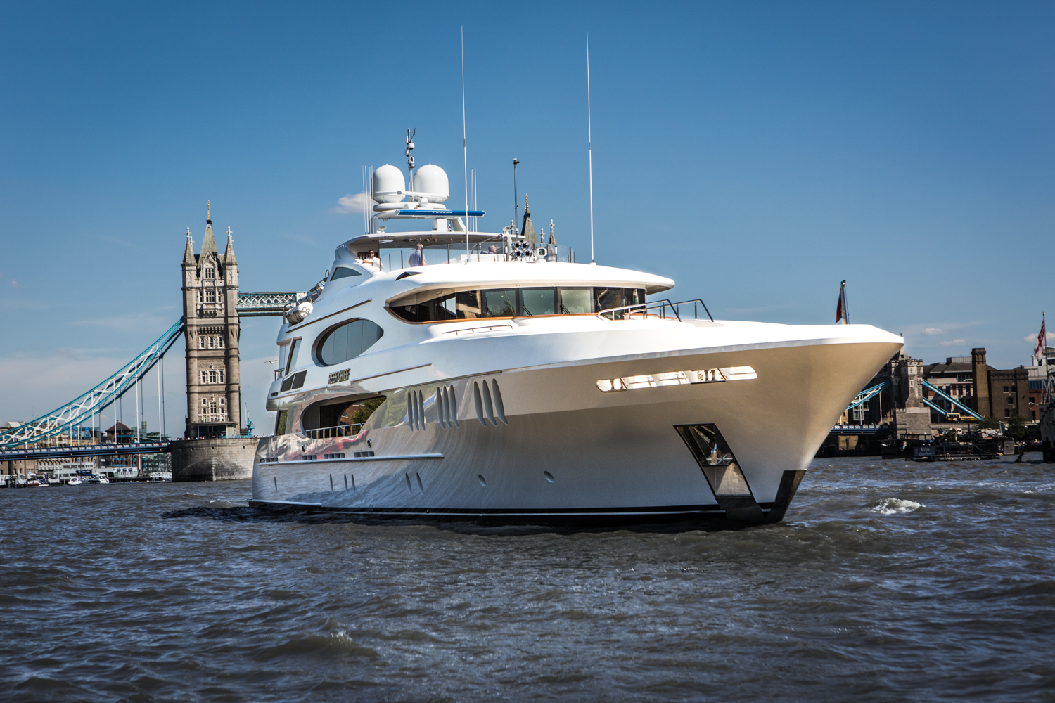 yacht purser jobs